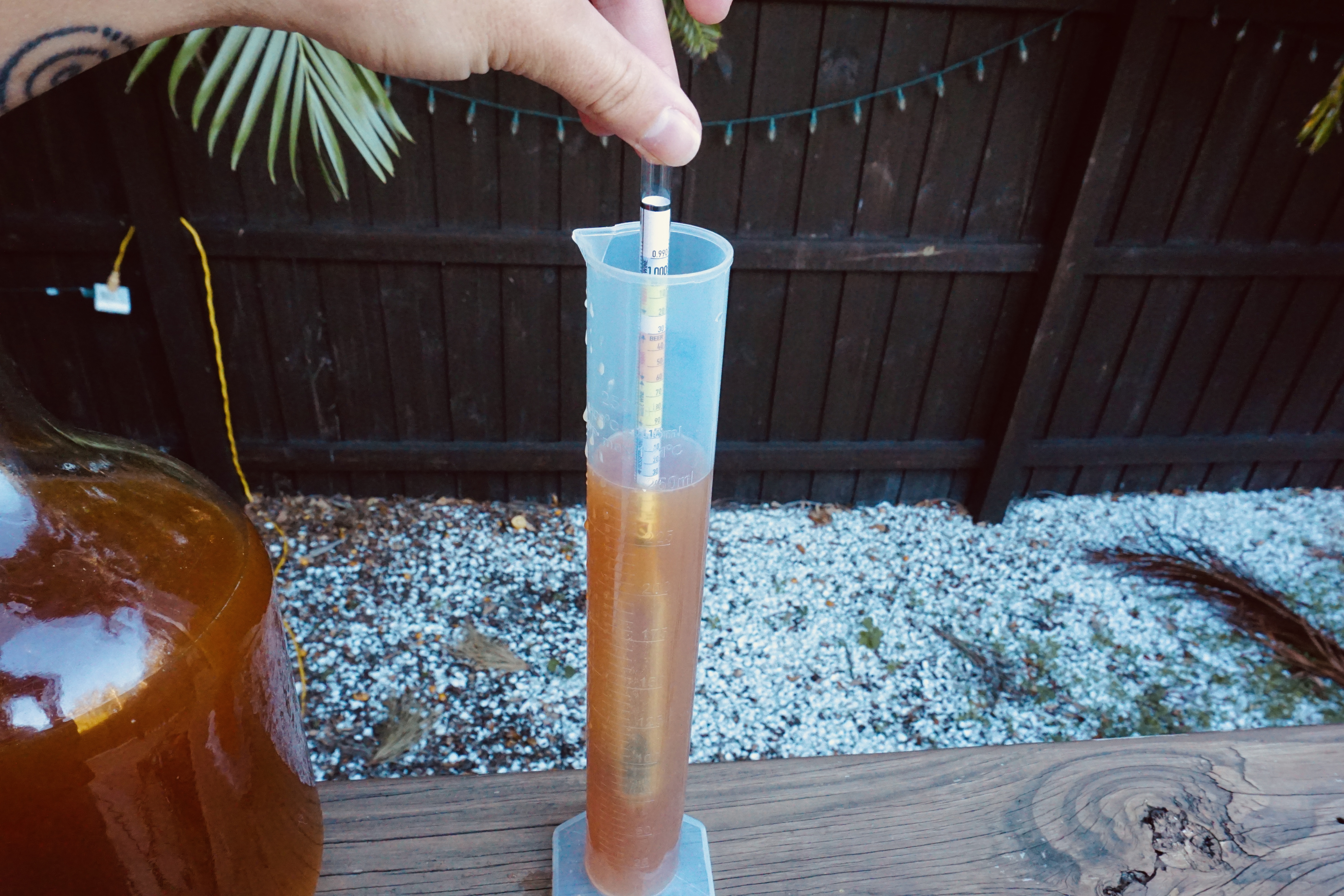 How to use a hydrometer for mead